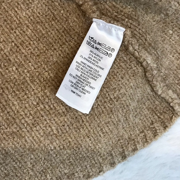 Tahari Wool Blend Sleeveless Hooded Tan Cardigan size SMALL - Picture 6 of 6